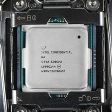 英特尔（Intel）i9-10980XE 酷睿十八核CPU处理器